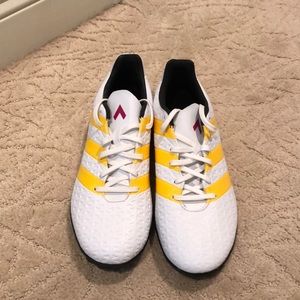 Adidas women’s soccer shoes